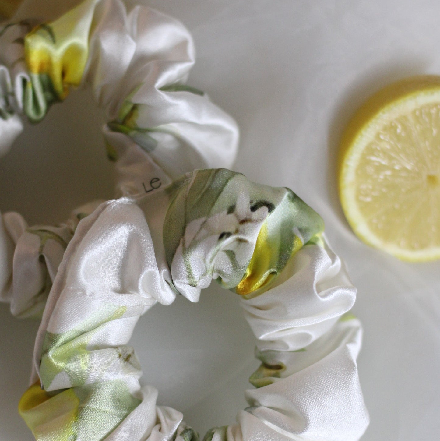 Toscana Blanche MAXI Scrunchie