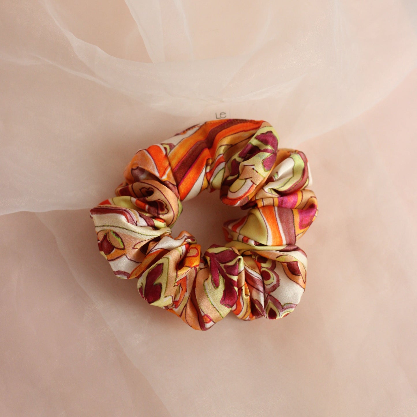 Saffron Marble – Retro Silk Scrunchie